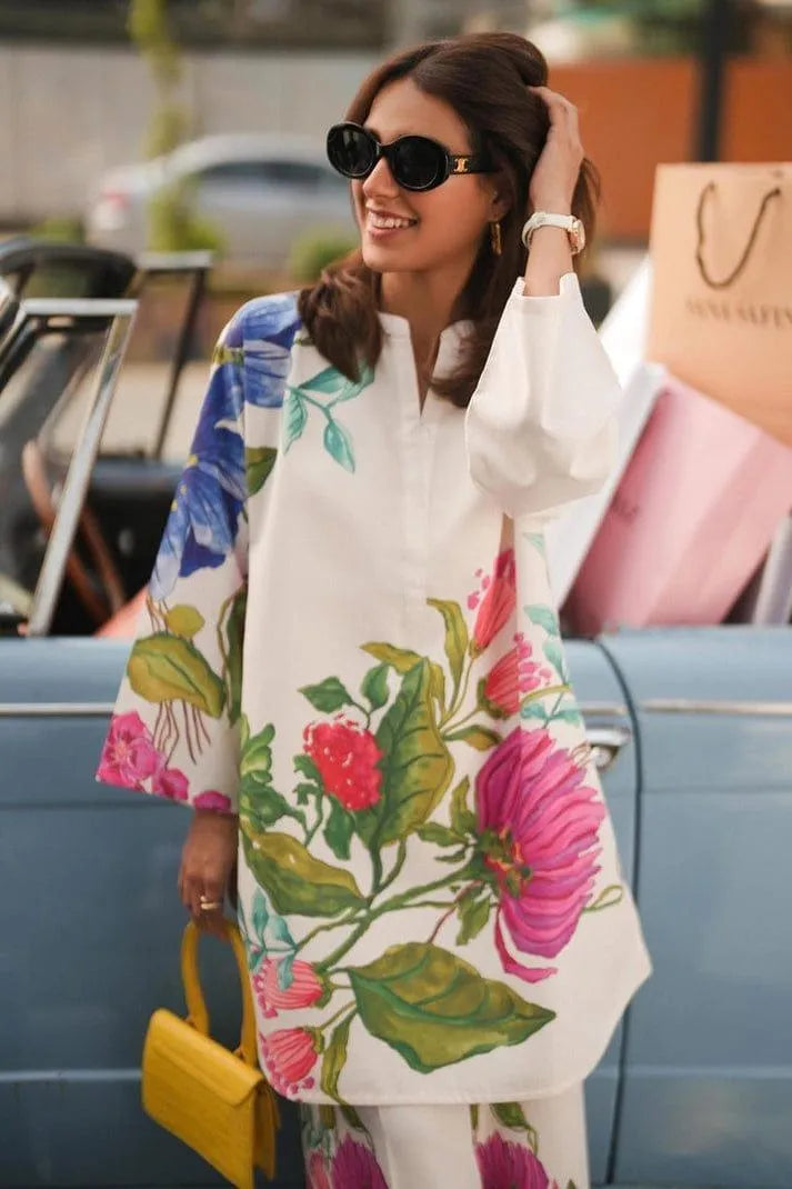 Lilly Printed Floral Shirt Set Medium Large with 2 Peacocks
