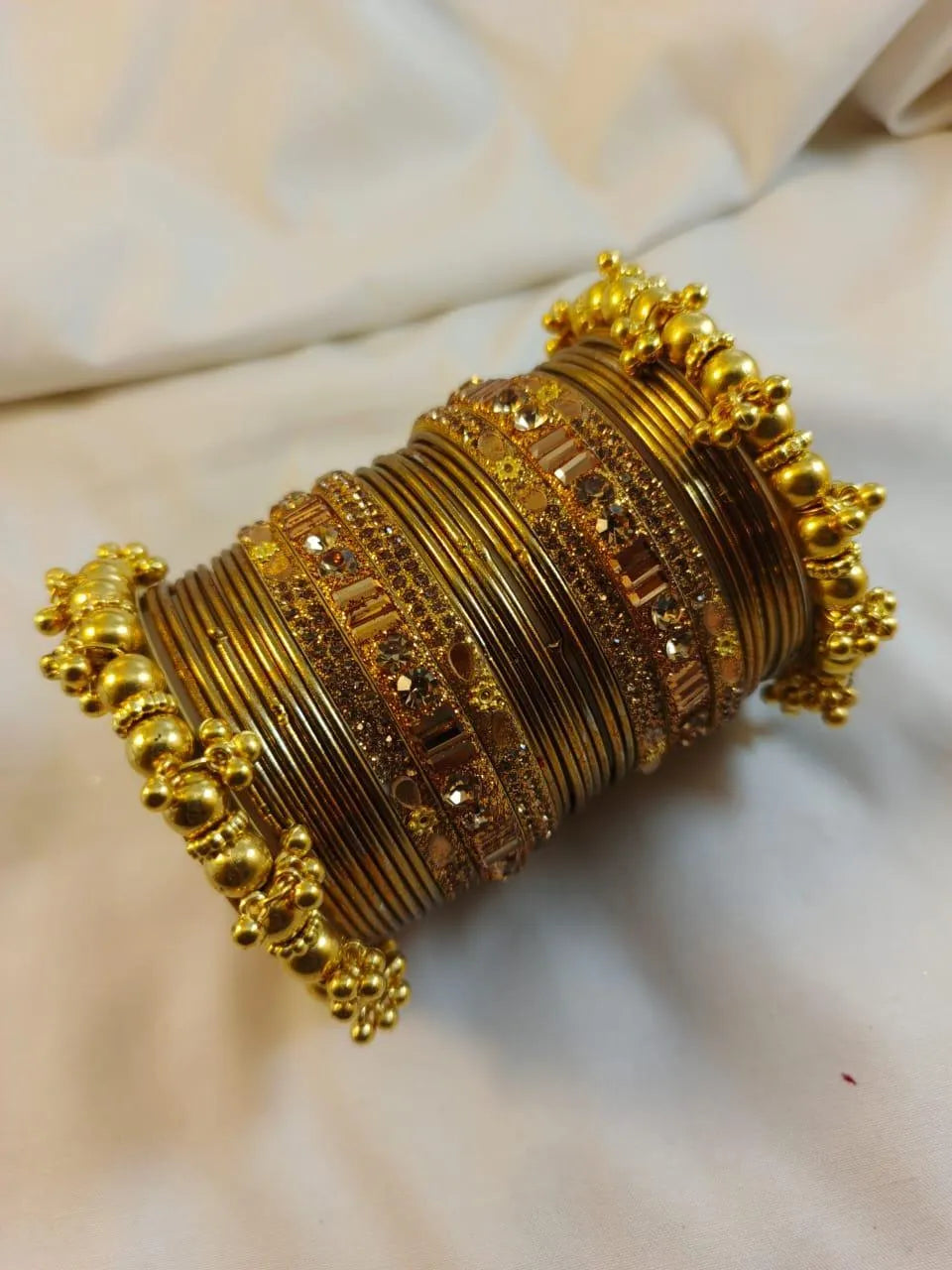 Nagina Kara Bangle Set Golden Sparkling Stones